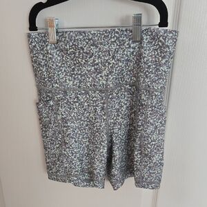 Athleta Salutation Stash 5 In Short, Nwt, Small